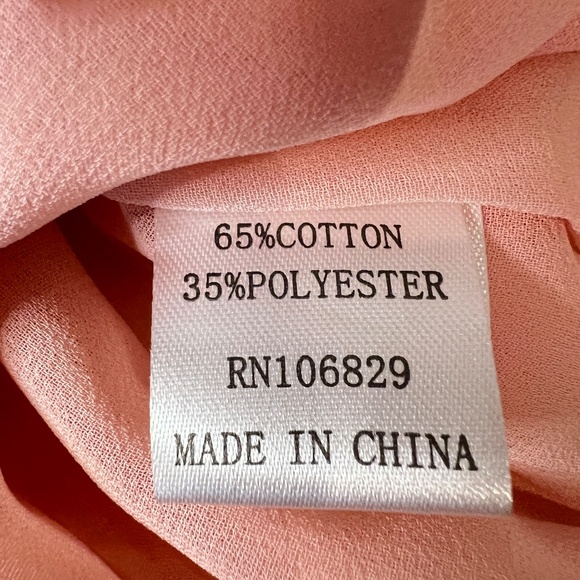 # A110   Nancy  Romantic  Peach 3d Hexagon appliqués  Off-Shoulder Top NWT  S - Picture 5 of 8